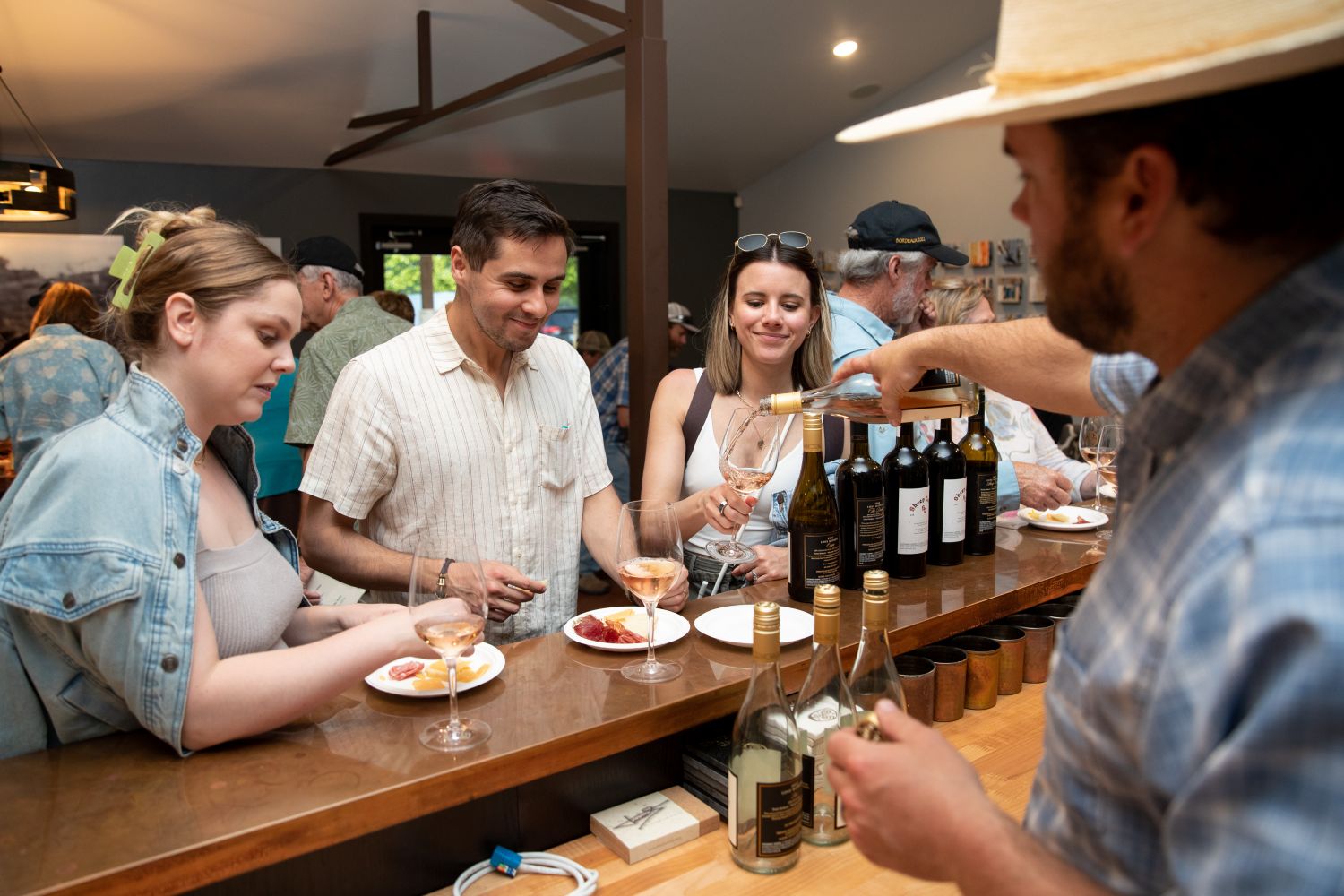 lone madrone tasting room exterior